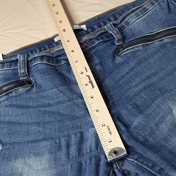 KanCan Distressed Jeggings - Picture 10 of 12